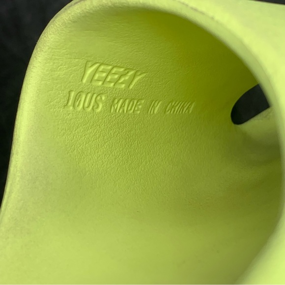 Adidas Yeezy Slides “Glow Green” - Picture 8 of 8